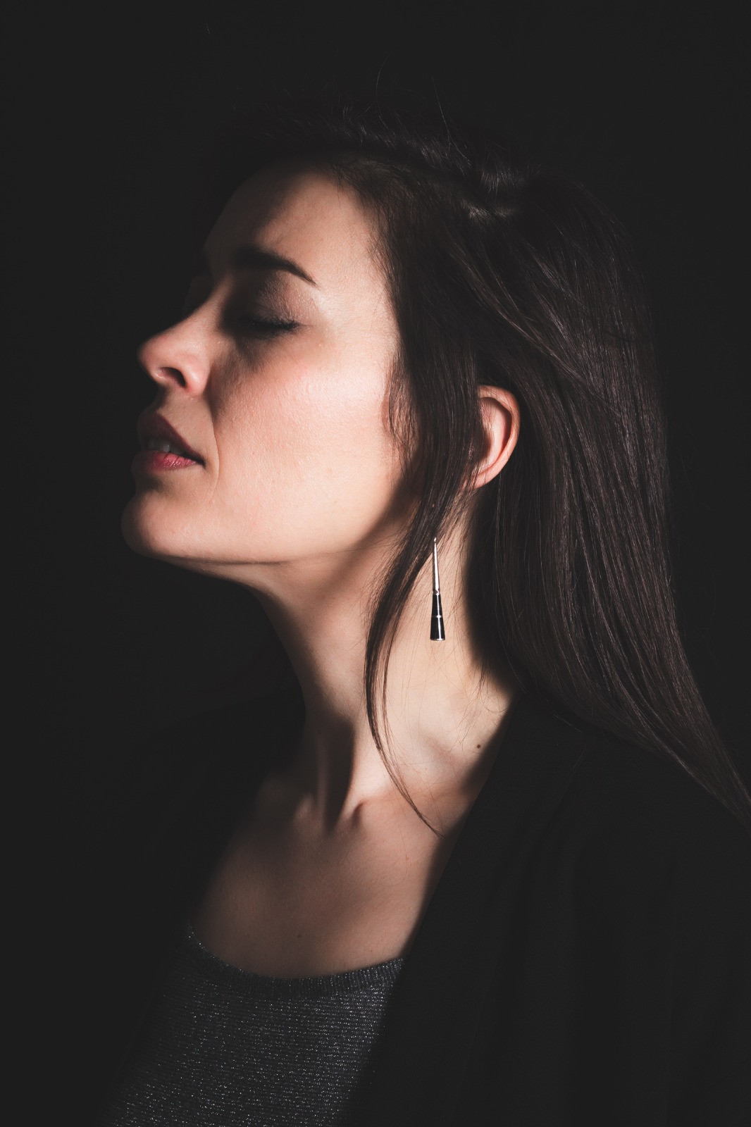 Saskia Venegas fondonegro.jpg