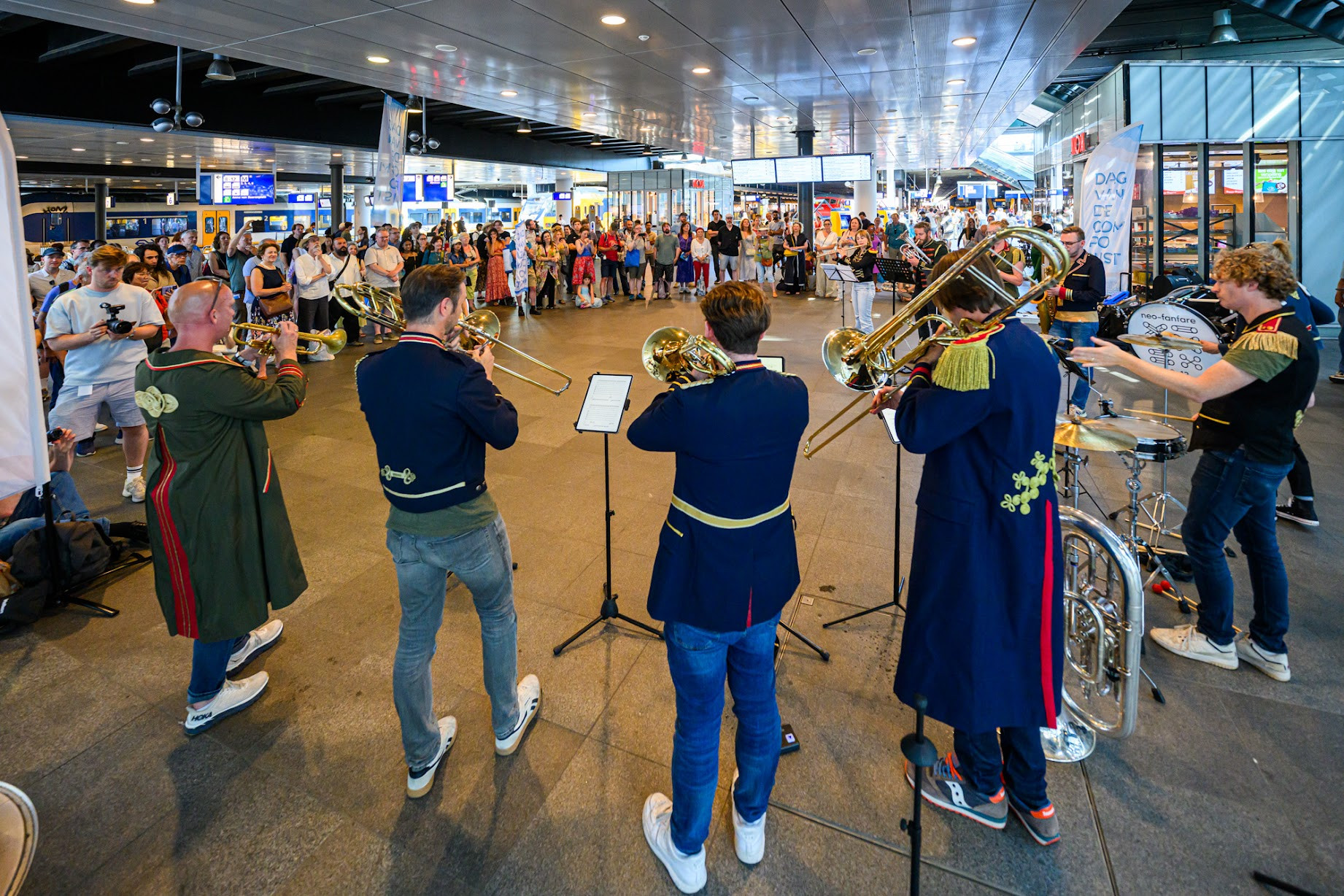 NewMusicNow-DagVanDeComponist-Middag-21062025-JostijnLigtvoetFotografie-911.jpg