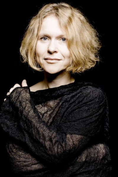 i18npic.800x600.marionvontilzer-portrait01.jpg